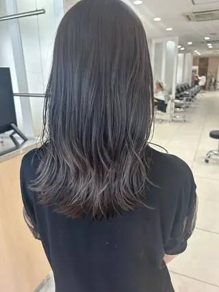 ミディアム カラー Ida Akaneのヘアスタイル