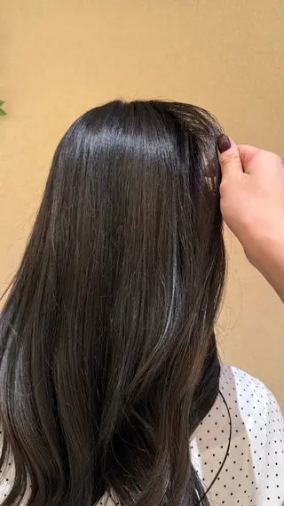 ロング 緑川 莉緒のヘアスタイル