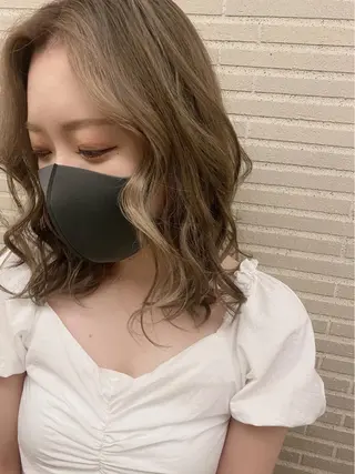 ショート カラー 駅チカ【ali'i】 アリイ花崎友美☘のヘアスタイル