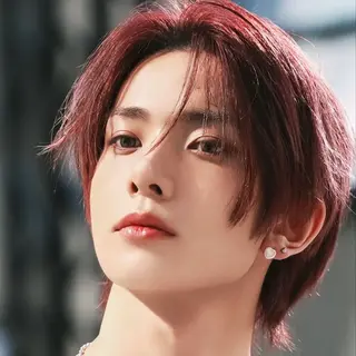 ミディアム カラー メンズ 岡田大志🇰🇷 中/韓メンズヘアのヘアスタイル