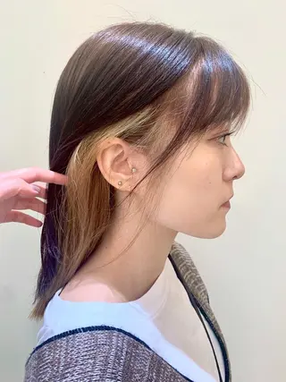 セミロング カラー 塩谷 雪花のヘアスタイル