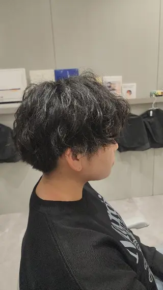 ミディアム パーマ メンズ Unille ユニル所属・亀井 香澄のヘアスタイル