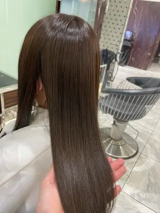 セミロング カラー パーマ コテ巻きパーマ 藤野佑成のヘアスタイル