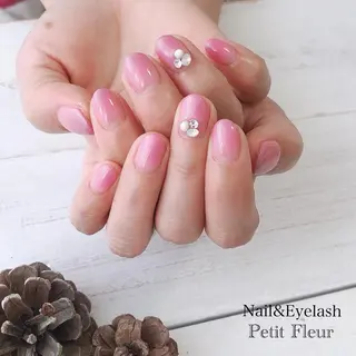 ネイル Petit Fleur所属・青柳 亜梨奈のマツエク・マツパデザイン