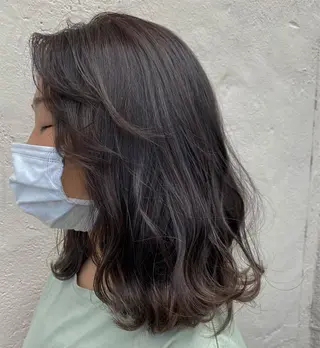 ミディアム STRAAL所属・M. YURIのヘアスタイル