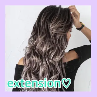 ロング オリーブ/アッシュ やわらか透明感カラーのヘアスタイル