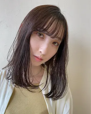 セミロング 中岡 泉美のヘアスタイル