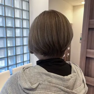 ショート カラー ナチュラル暖色カラー 🤎 佐藤栞のヘアスタイル