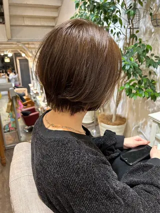 カラー 越口 芽衣のヘアスタイル