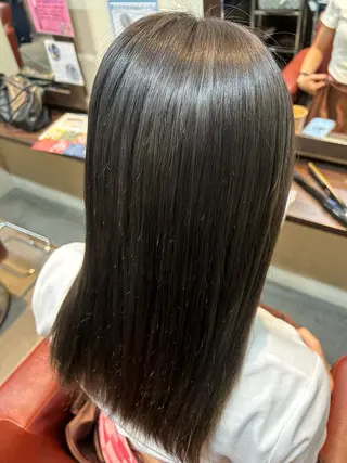 ミディアム 水谷 菜央のヘアスタイル