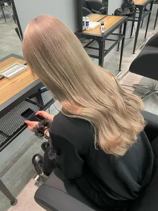 ロング カラー 心斎橋/ブリーチ minamiのヘアスタイル