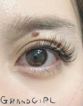 マツエク・マツパ GRANDGIRL所属・ヨシダ セリナのマツエク・マツパデザイン