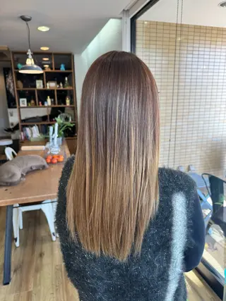 ロング カラー ツキダテ ユイのヘアスタイル
