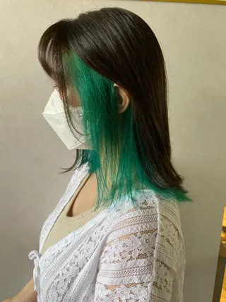 ミディアム 小口 晃のヘアスタイル