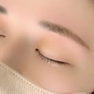 アイブロウ 髪質改善/ボブ/暖色 /𝙨𝙤𝙧𝙖のマツエク・マツパデザイン