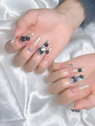 ネイル LEELA NAIL STUDIO所属・LEELA NAIL STUDIOのネイルデザイン