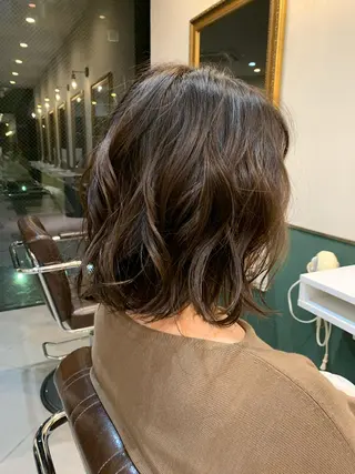 ミディアム 大木 華のヘアスタイル