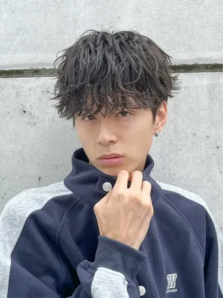 ショート パーマ メンズ 岩井 虎大郎のヘアスタイル