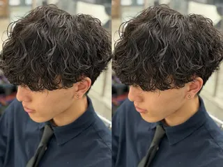 ショート パーマ メンズ パーマ職人DAIKI ツイスパ/波巻きのヘアスタイル