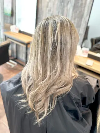 ロング カラー Lizir ルズィール所属・Luzir⭐︎ GEN⭐︎のヘアスタイル