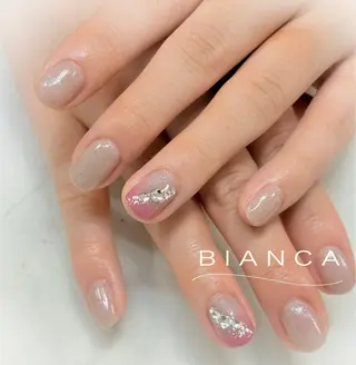 ネイル Bianca 渡邉侑奈のネイルデザイン