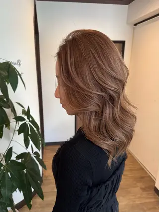 セミロング カラー acero + hair&eyelash 幸手店【アチェロ】所属・ハイライトハイトーン 💖MOMOKAのヘアスタイル