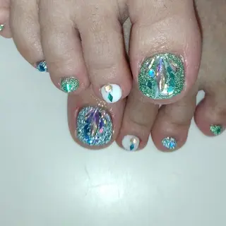 ネイル エステとネイル ローズコンフォートのネイルデザイン