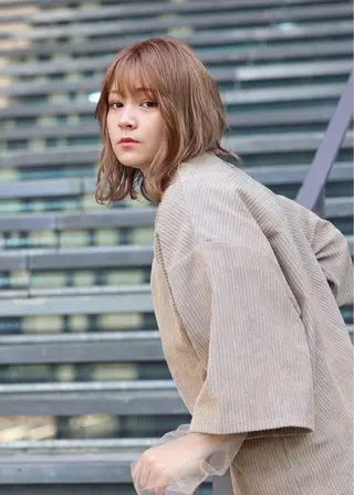 ミディアム カラー パーマ ヘアアレンジ キッズ ネイル マツエク・マツパ バトヘアー渋谷 officialのヘアスタイル