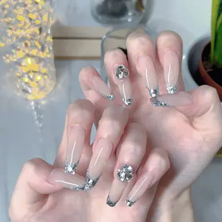 ネイル NEO Beauty Salon所属・𝐍𝐄𝐎 𝐉𝐔𝐑𝐈のネイルデザイン