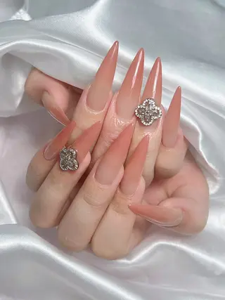 ネイル LEELA NAIL STUDIO所属・LEELA NAIL STUDIOのネイルデザイン