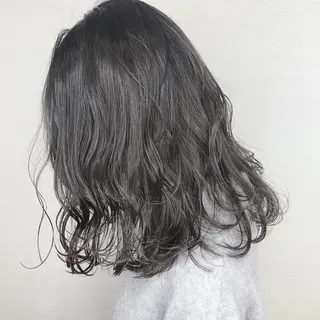 セミロング カラー 韓国レイヤーカット/ ダブルカラーのヘアスタイル