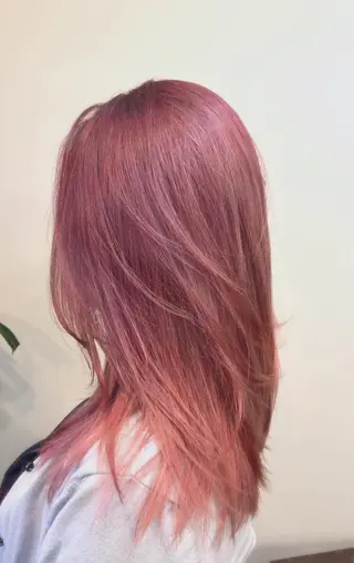 ロング MAAT所属 AKANEのヘアスタイル