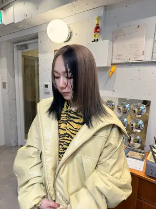 ミディアム カラー 黒田 千晴のヘアスタイル