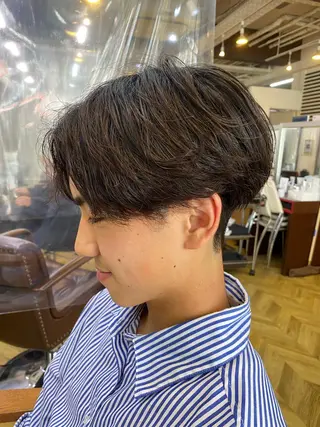 メンズ 柏のセンターパート のプロ関口 柊太のヘアスタイル