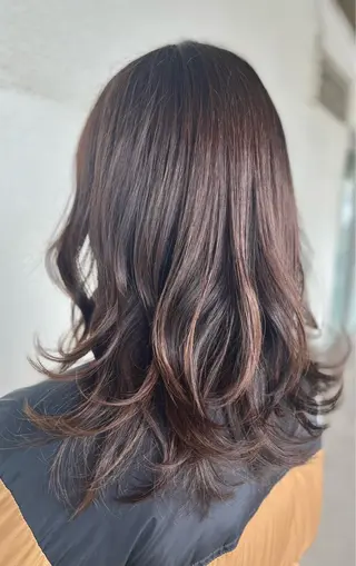 カラー Dali 若松　朋美のヘアスタイル