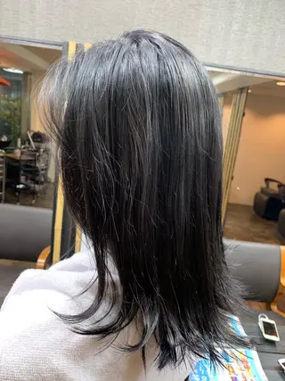 ミディアム ヴェチカヘア京橋所属・脱白髪染め カミタニのヘアスタイル