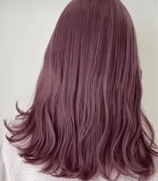 セミロング femme所属・femme YUIのヘアスタイル