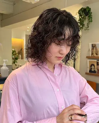 ミディアム siki所属・ｍｏｍｏ/ ハイトーン/ベージュのヘアスタイル