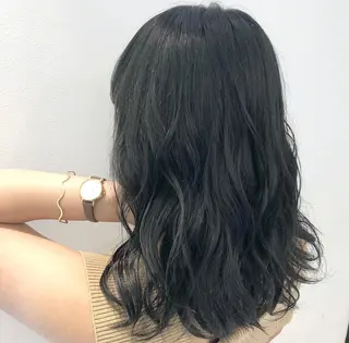 ロング カラー Uni.(ユニ)所属・渡邊 唯のヘアスタイル