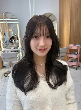 セミロング oto🎀×美髪× シースルー前髪🤍のヘアスタイル