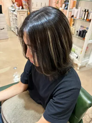 ミディアム 伊藤 杏奈のヘアスタイル
