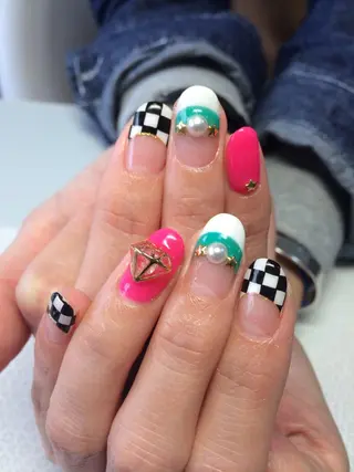 VIOLUS所属・VIOLUS 関目のネイルデザイン