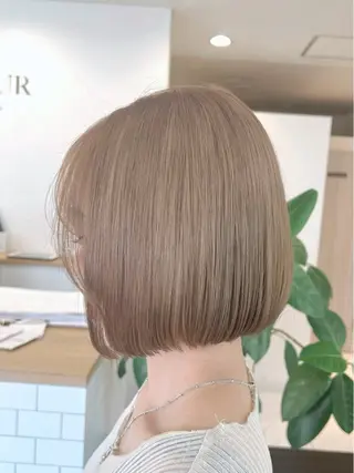 ショート カラー 八木 菜美のヘアスタイル