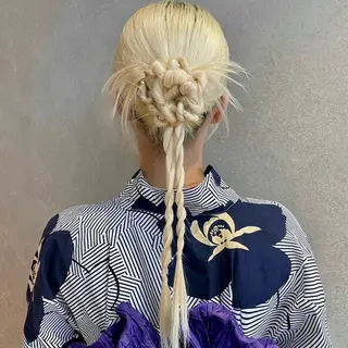 ヘアアレンジ ハイトーン/レイヤー nail 百咲💌のヘアスタイル