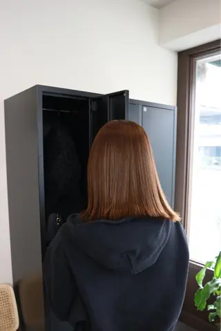 ミディアム カラー 大野 桃果のヘアスタイル