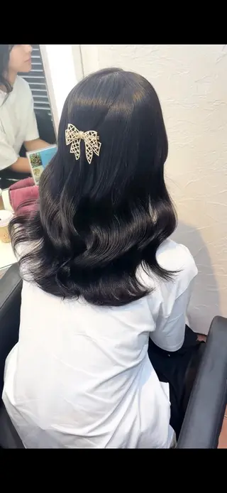 ミディアム ラベンダーカラー /巻き/WAKANAのヘアスタイル