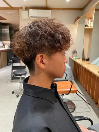 ショート パーマ メンズ itsuki ／ 曲がる縮毛矯正のヘアスタイル