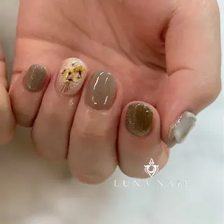 ネイル アトリエ　ミモザ所属・いまむら あかりのネイルデザイン