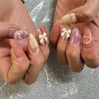 ネイル VIERU 🌈🎀💖のネイルデザイン