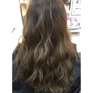 ロング カラー 早川 真幸のヘアスタイル